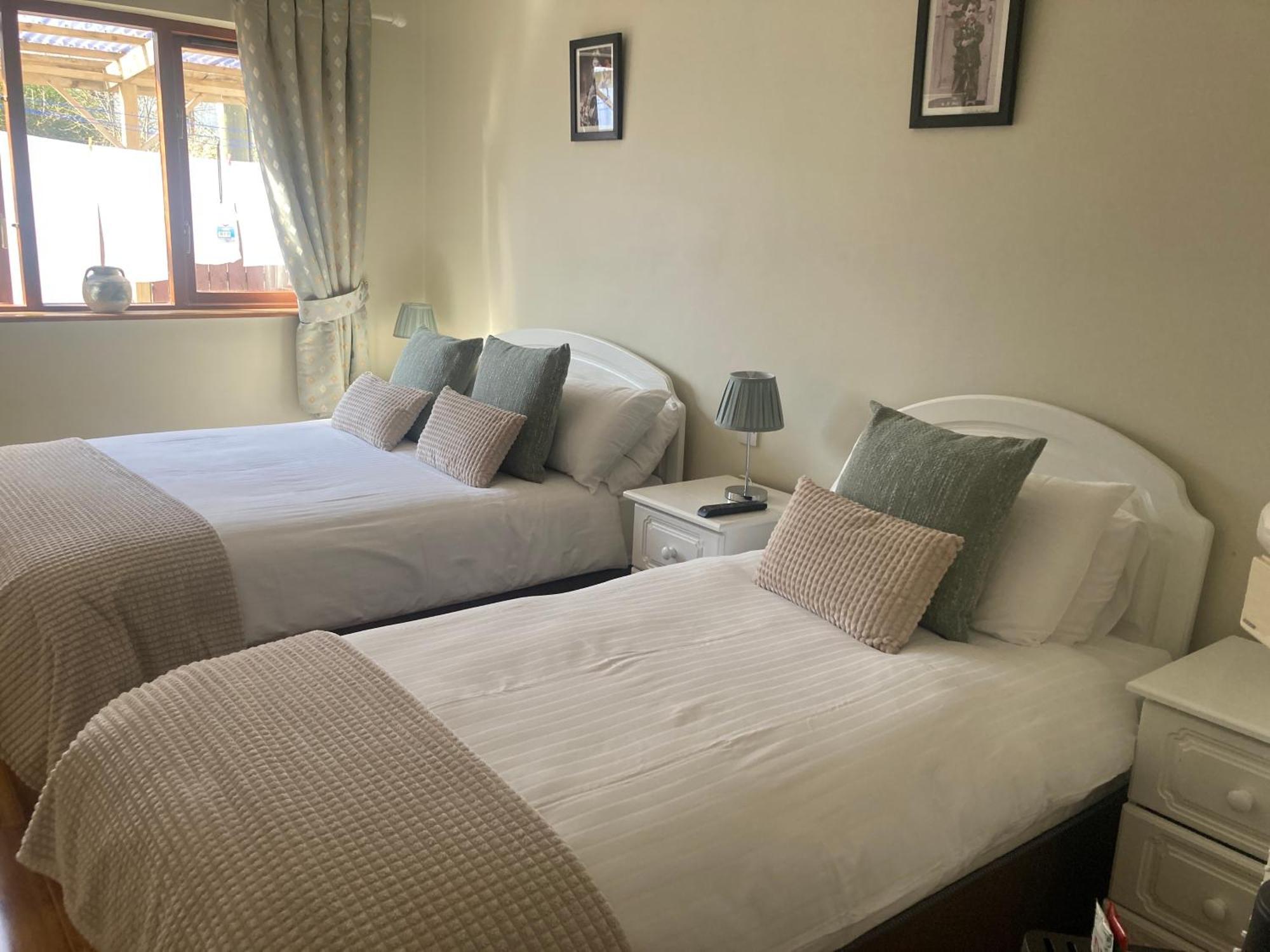 Steeple View B&B Guesthouse Donegal - Newly Renovated In 2023 Ballybofey Exterior photo