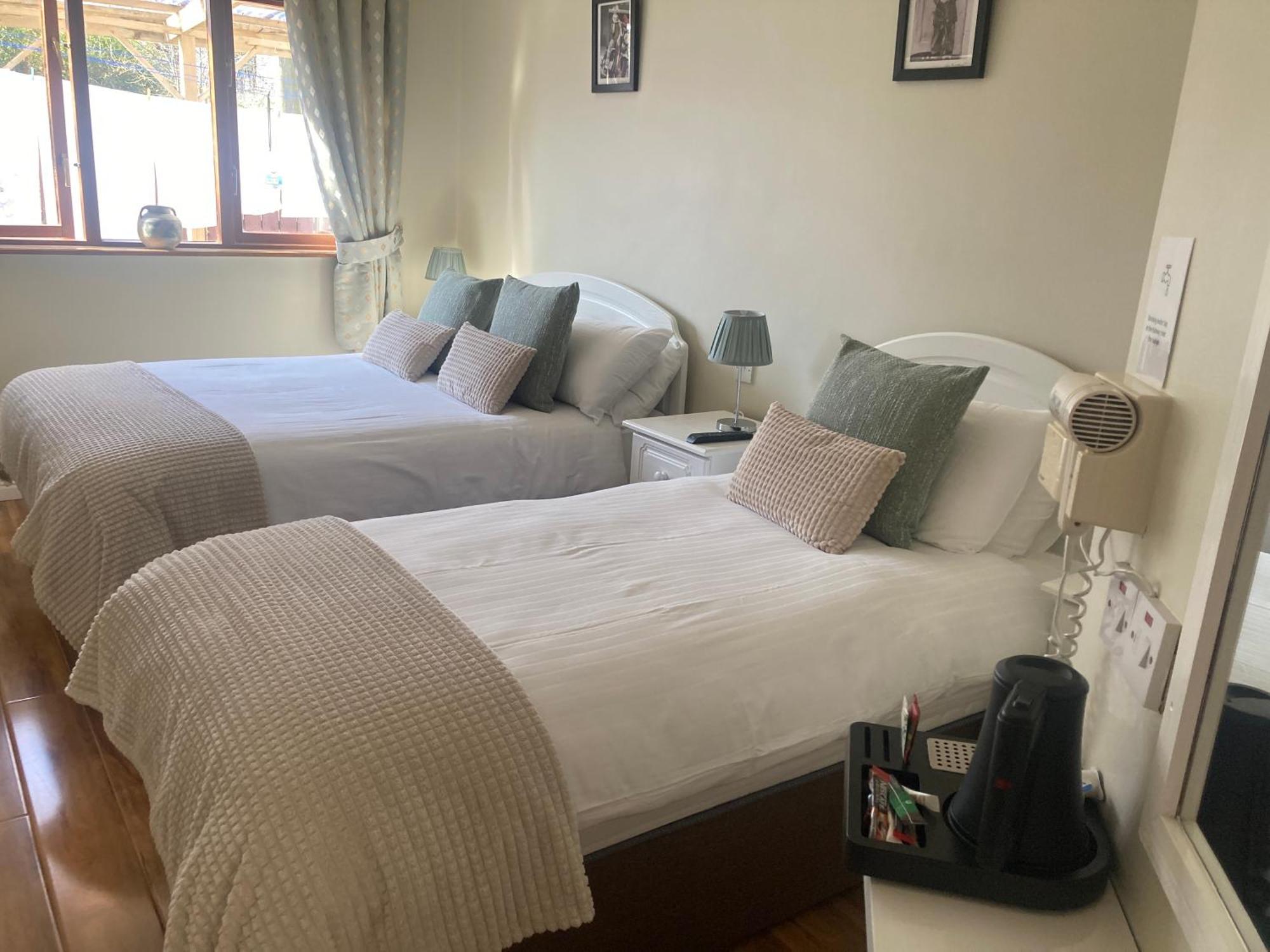 Steeple View B&B Guesthouse Donegal - Newly Renovated In 2023 Ballybofey Exterior photo